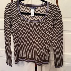 Patagonia Women's Chevron Long Sleeve Top - Black and White